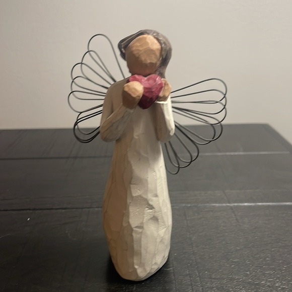 Willow Tree Angel of the Heart by Demdaco - Picture 2 of 4